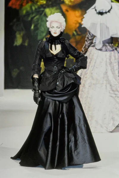 Look 77